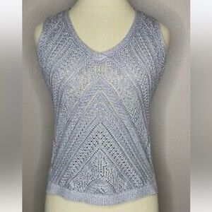 White House Black Market Gray Silver Metallic Sleeveless Sz M  V-Neck Sweater